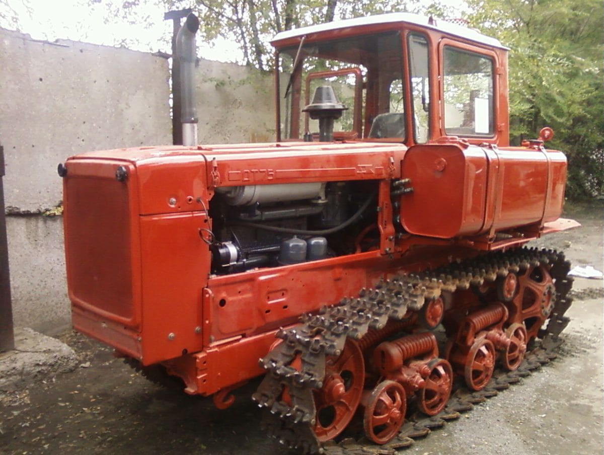 ДТ-75 трактор гусеничный